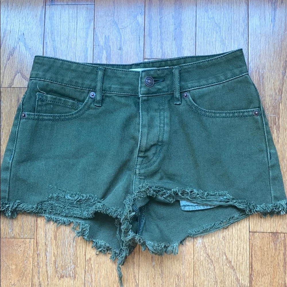 Brandy Melville Shorts w Cute Heart Buttons <3